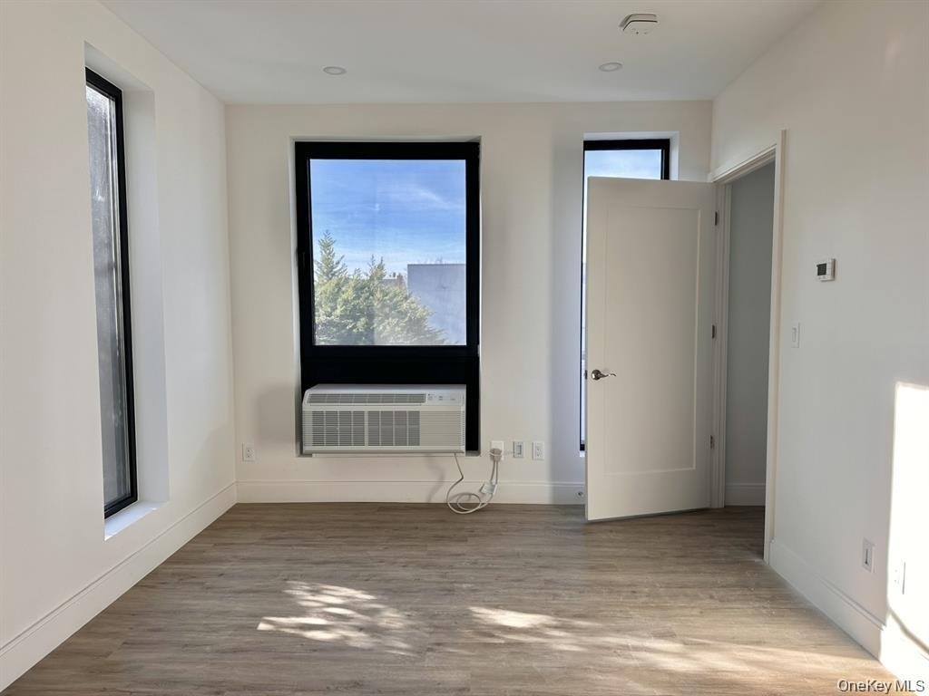 362 W Merrick Road - Photo 6