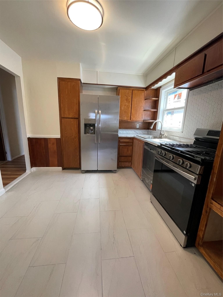 164-26 76th Avenue - Photo 1