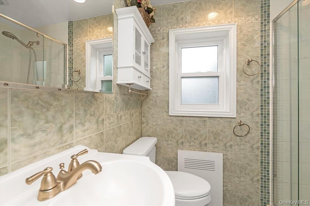 709 Carlyle Street - Photo 21