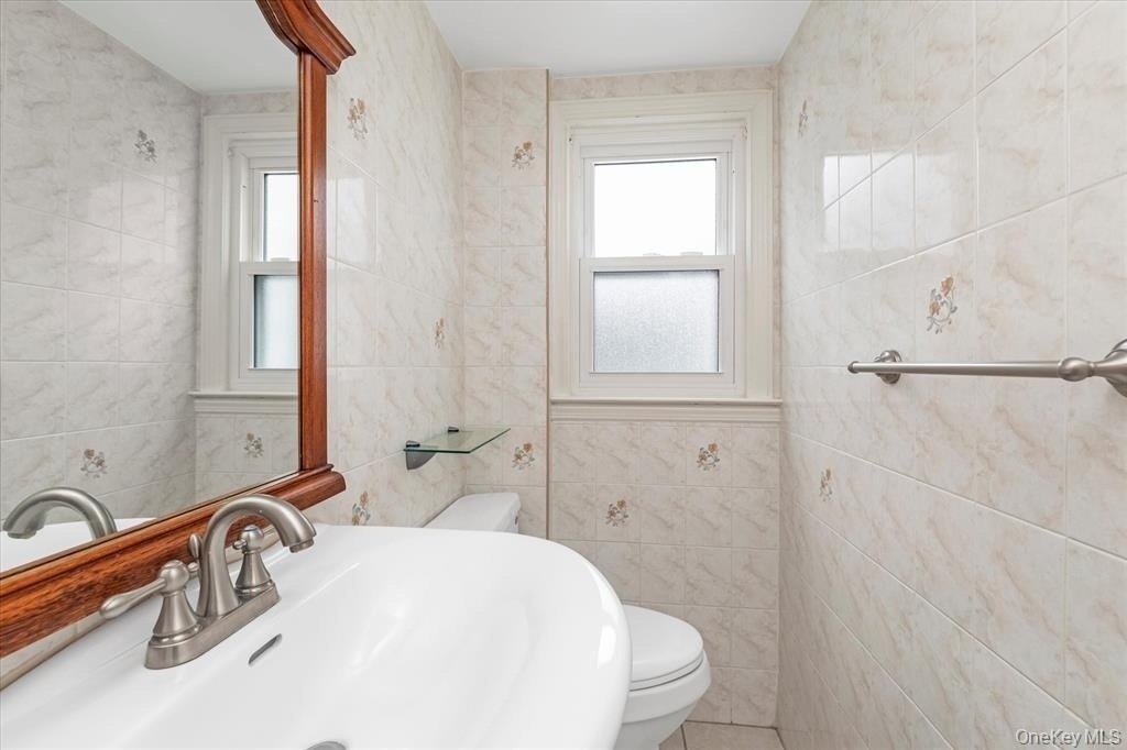 709 Carlyle Street - Photo 14