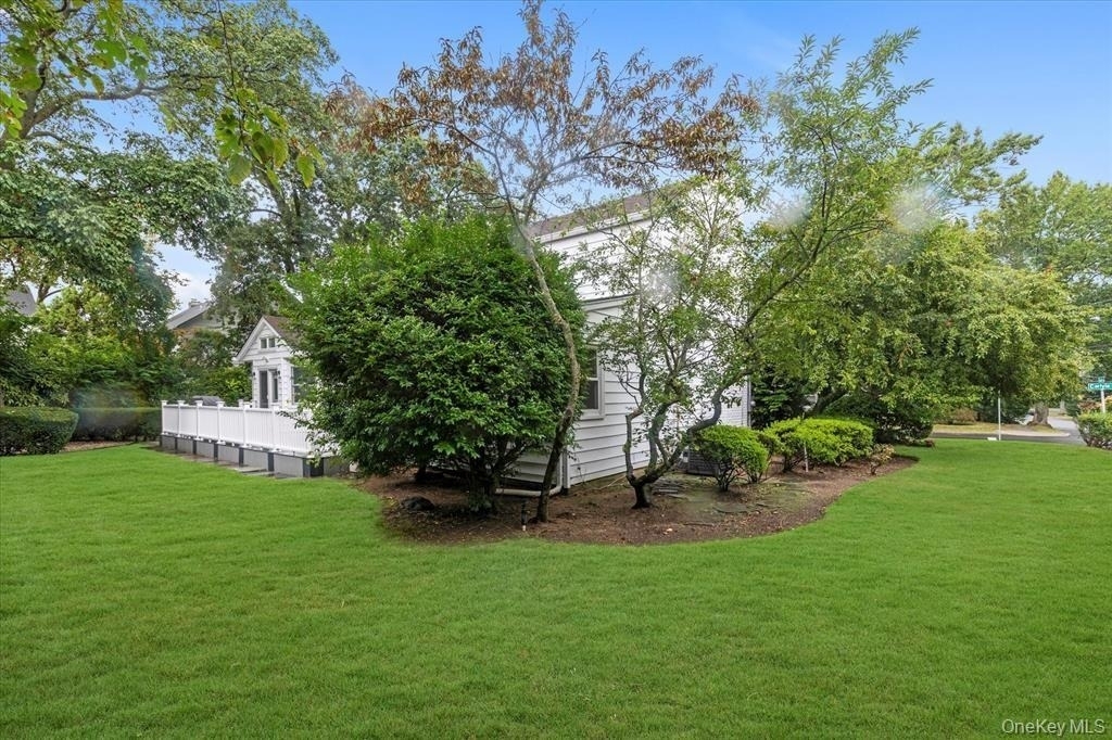 709 Carlyle Street - Photo 26