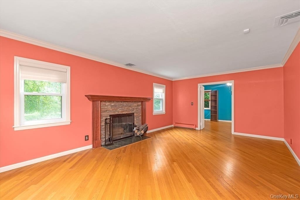 709 Carlyle Street - Photo 4