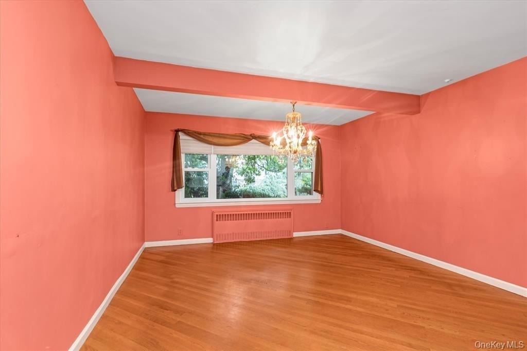 709 Carlyle Street - Photo 2