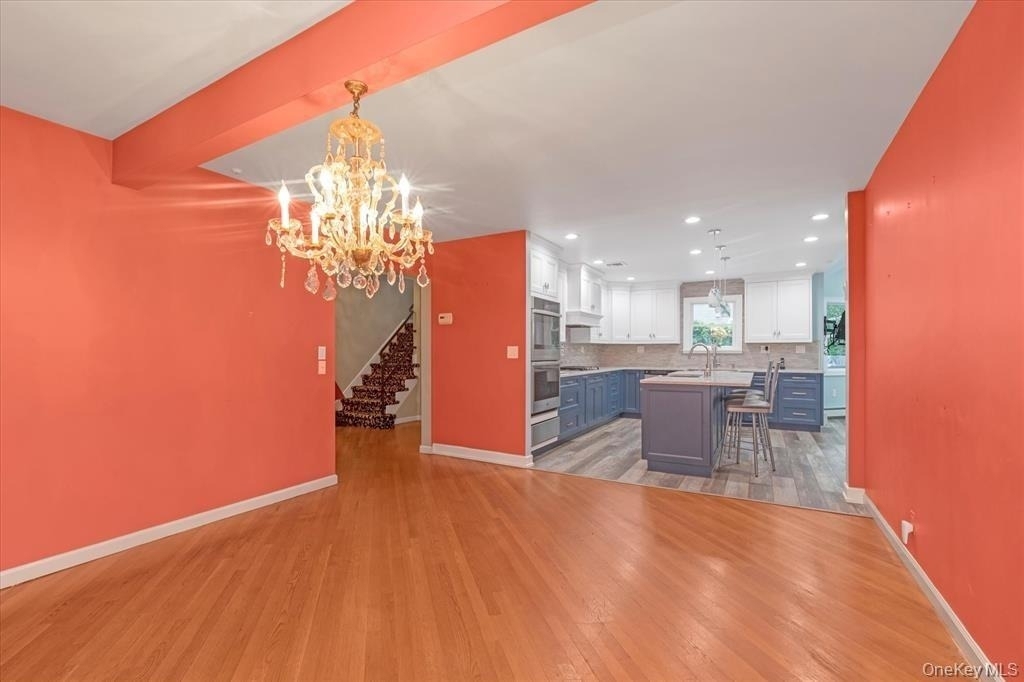 709 Carlyle Street - Photo 3
