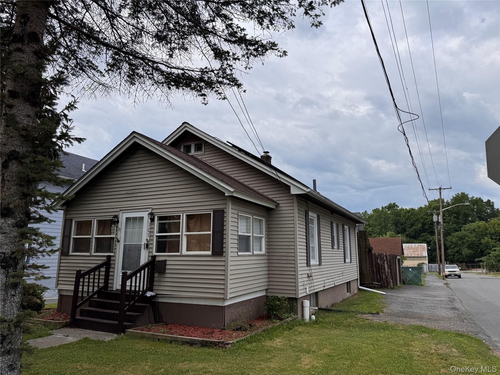 109 Lake Avenue - Photo 1