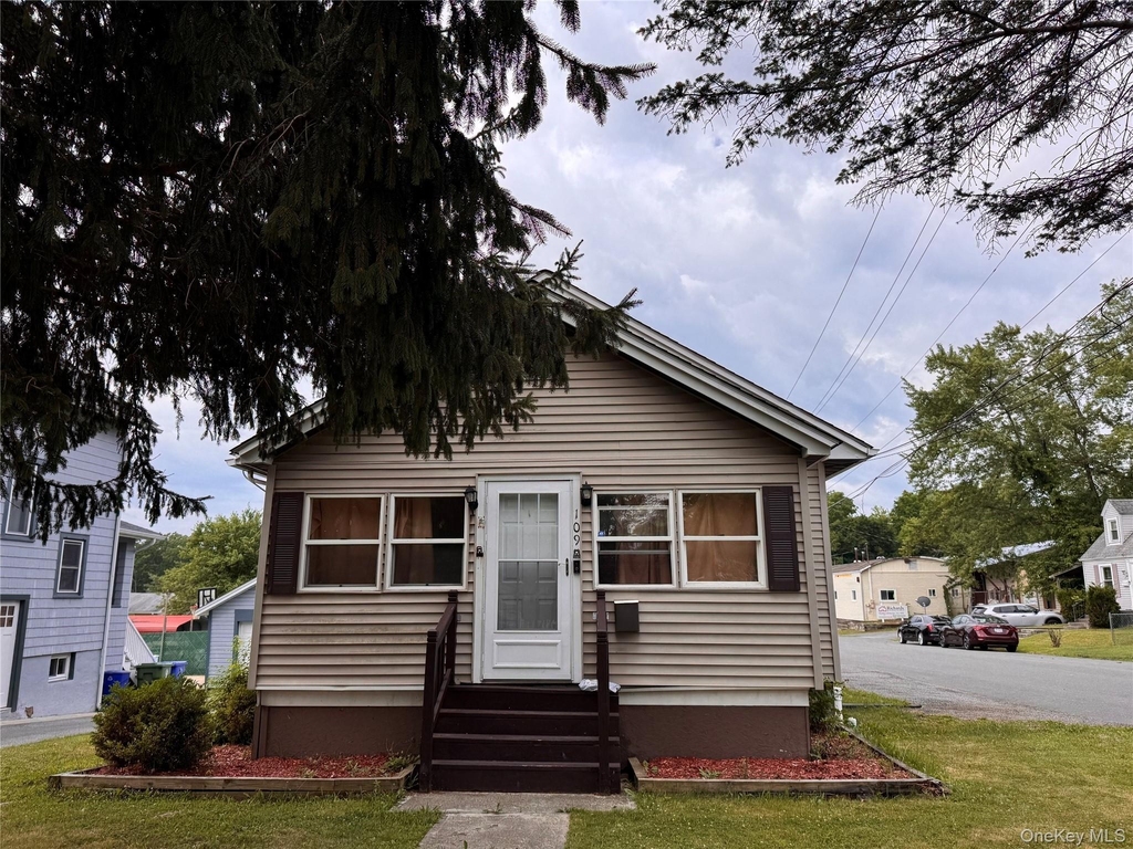 109 Lake Avenue - Photo 2