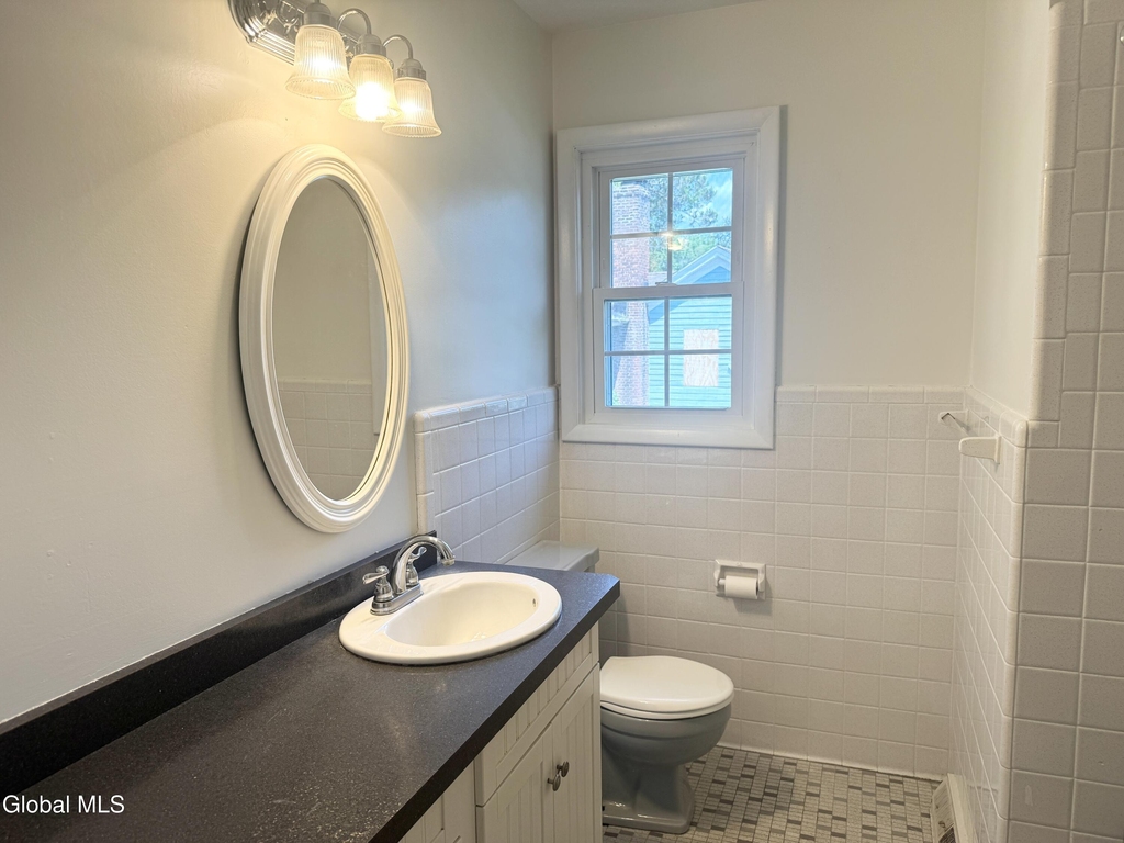 7 Regina Court - Photo 12