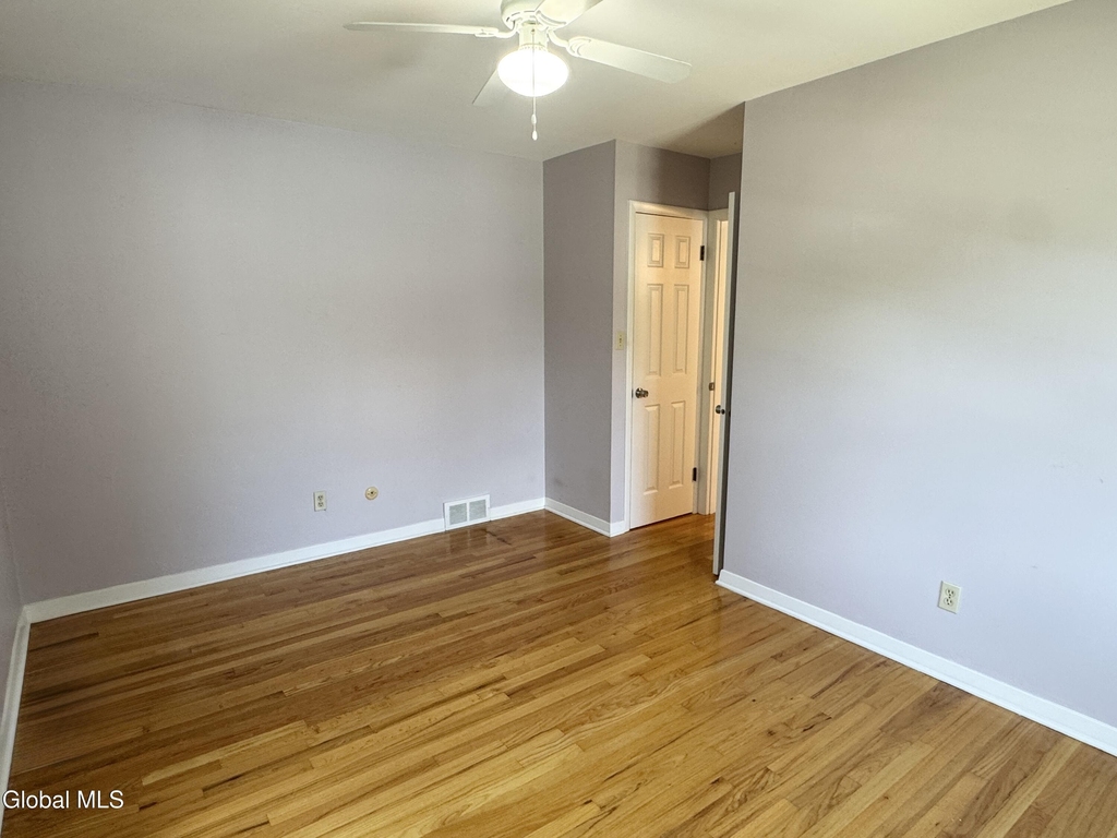7 Regina Court - Photo 15