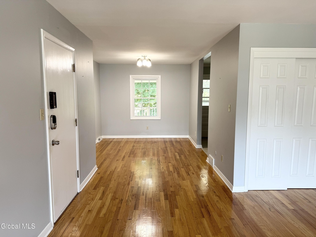 7 Regina Court - Photo 1