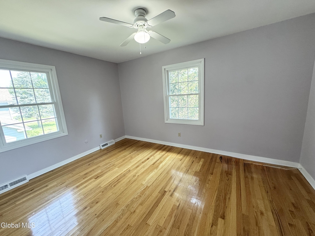 7 Regina Court - Photo 14