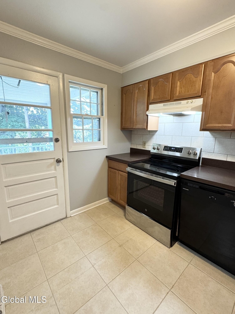 7 Regina Court - Photo 7