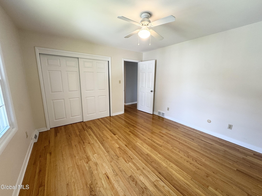 7 Regina Court - Photo 11