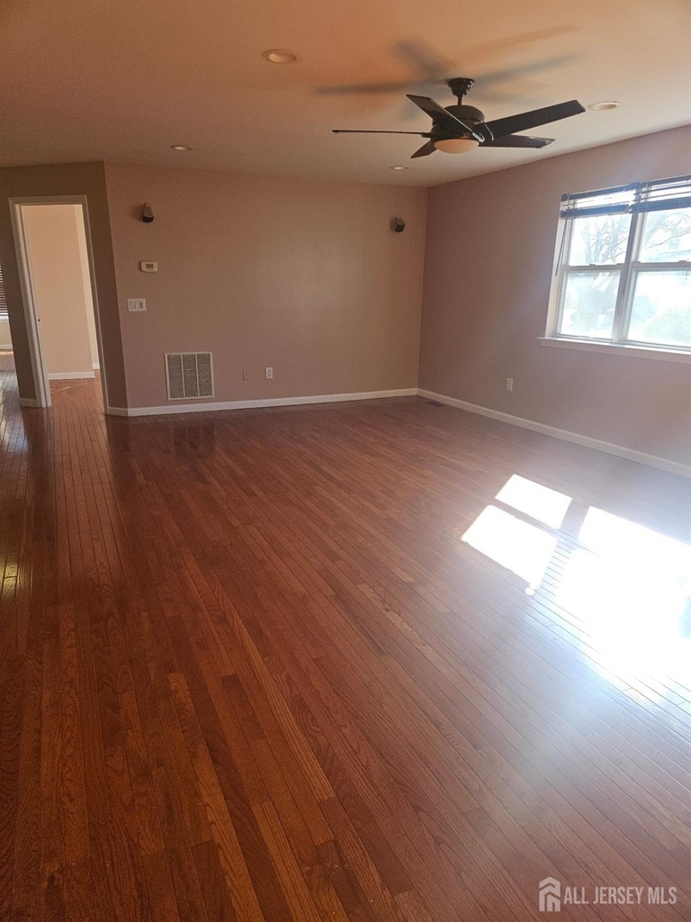 316 Ventnor Court - Photo 6