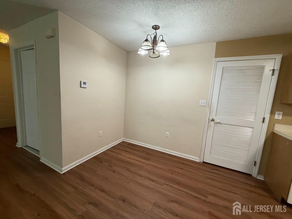 18 Guisborough Way - Photo 5