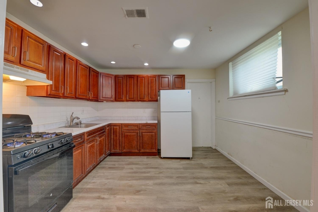 382 College Drive - Photo 5