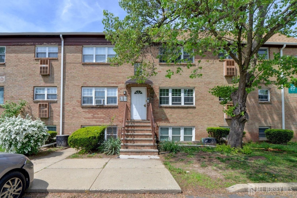 382 College Drive - Photo 0