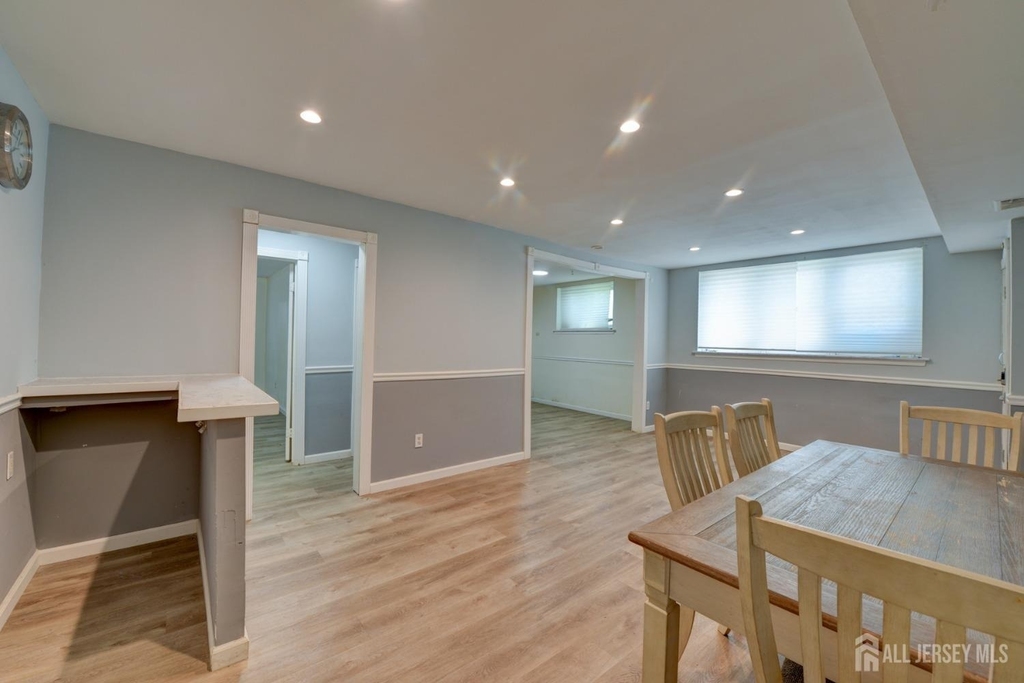 382 College Drive - Photo 4