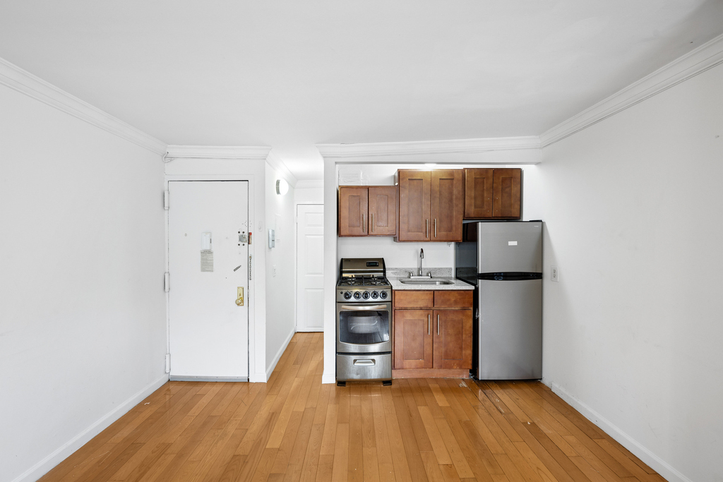 222 1st Avenue - Photo 3