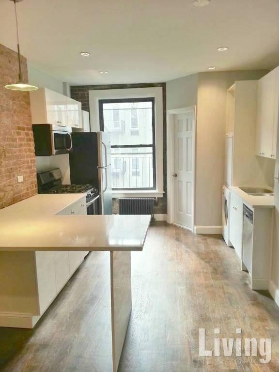 318 E 90th Street - Photo 0