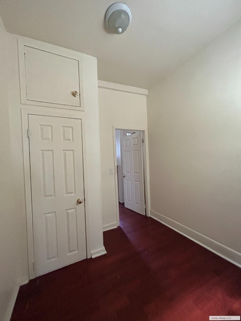 419 W 44th Street - Photo 12