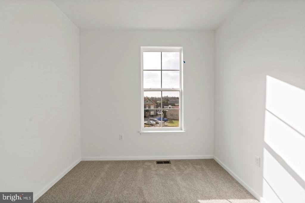 646 Hemsworth Lane - Photo 6
