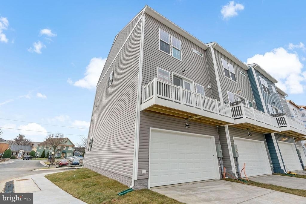 646 Hemsworth Lane - Photo 2