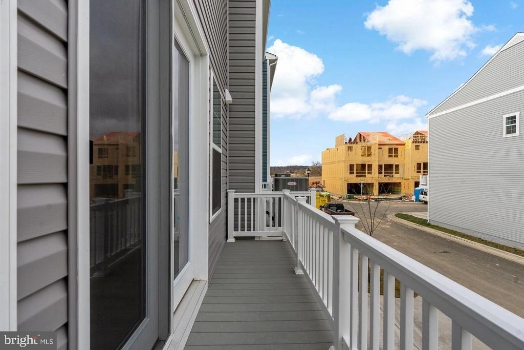 646 Hemsworth Lane - Photo 4