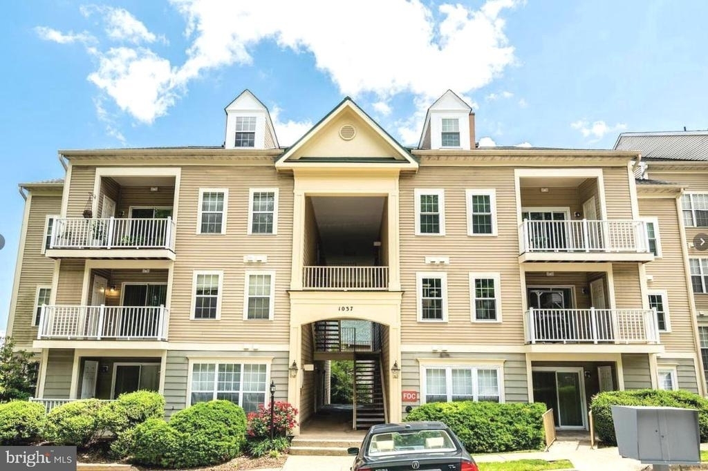 1037 Gardenview Loop - Photo 0
