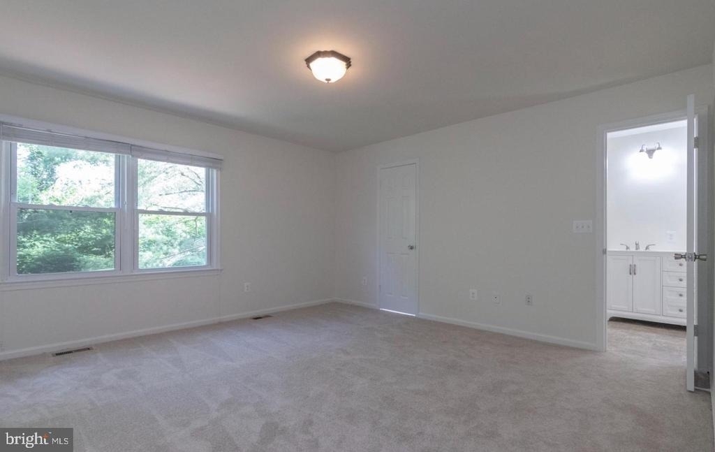 6120 Old Brentford Court - Photo 7