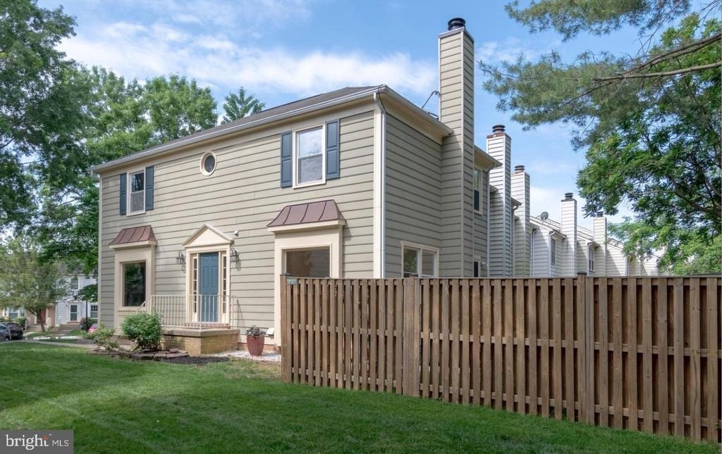 6120 Old Brentford Court - Photo 1