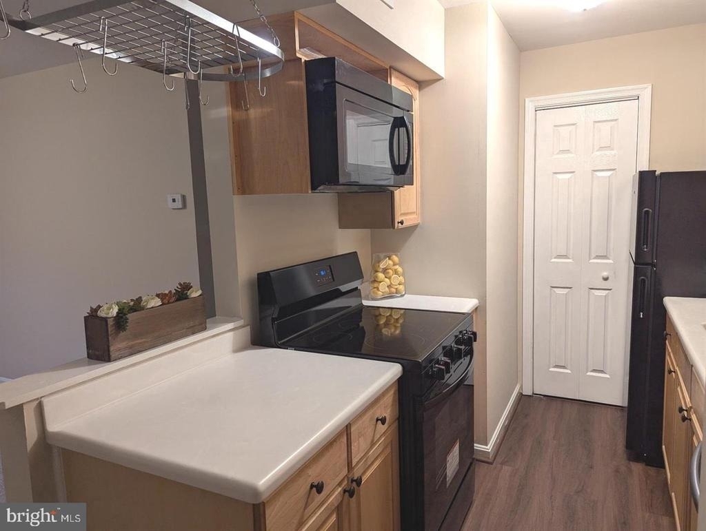 5900 Surrey Hill Place - Photo 4
