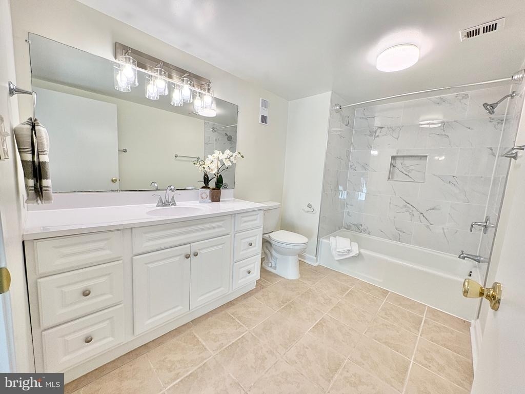 3713 S George Mason Drive - Photo 2