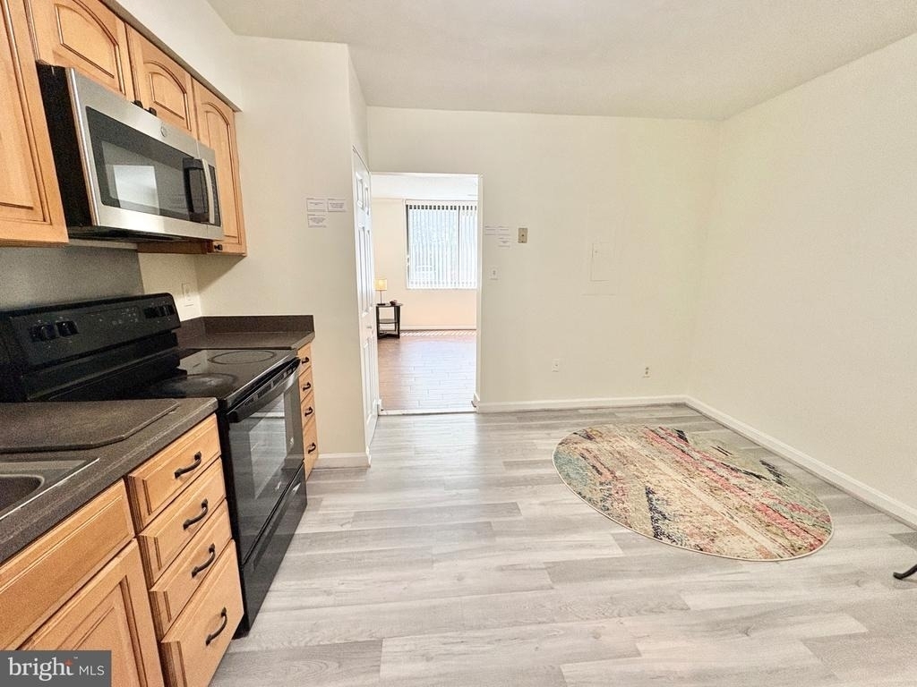 3713 S George Mason Drive - Photo 9