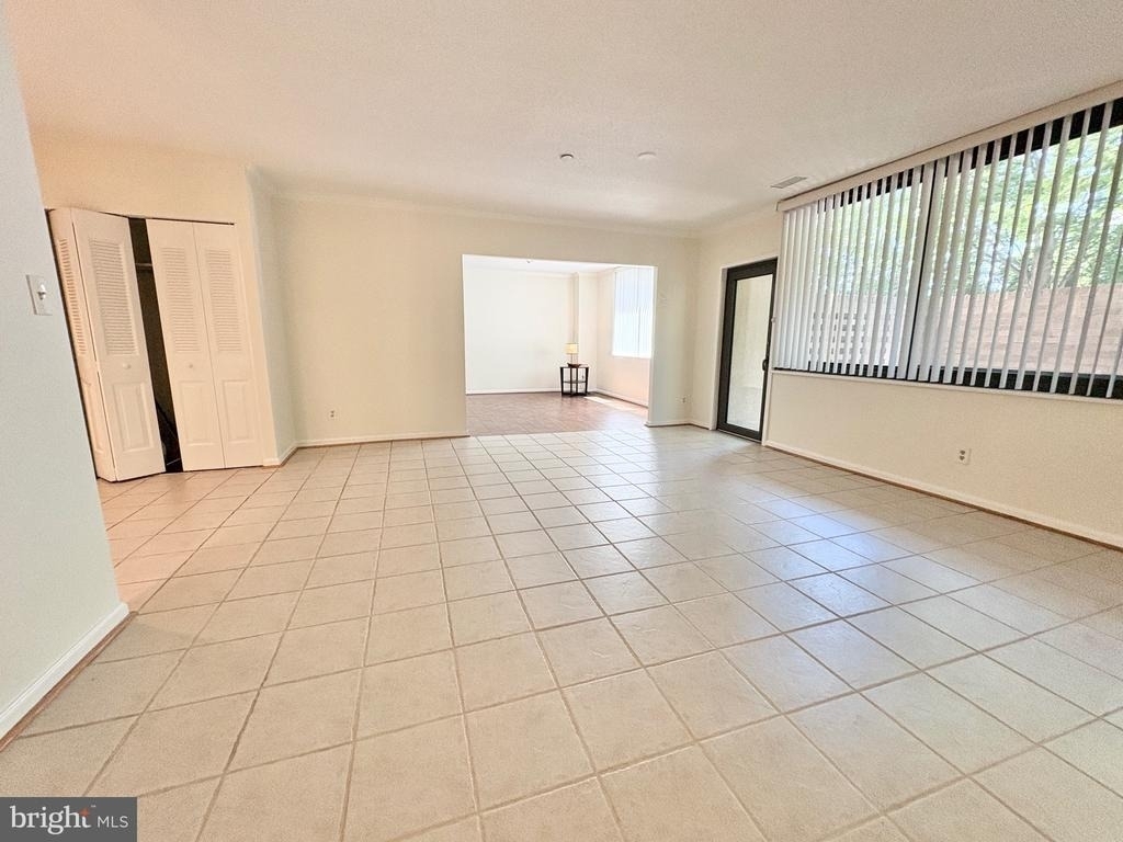 3713 S George Mason Drive - Photo 3
