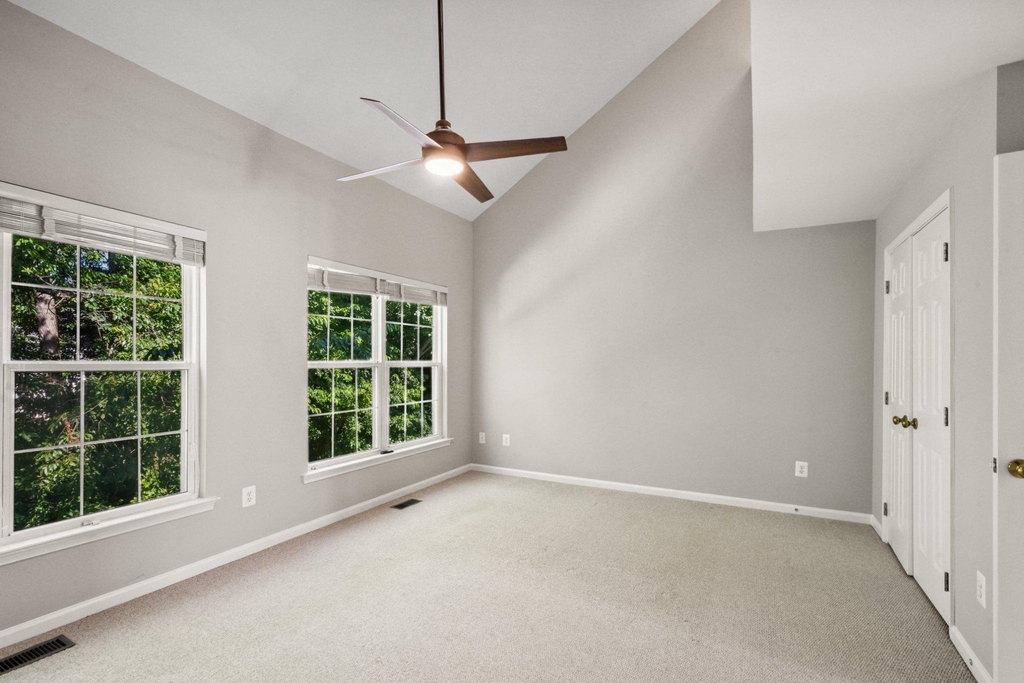 1319 Vintage Place - Photo 6