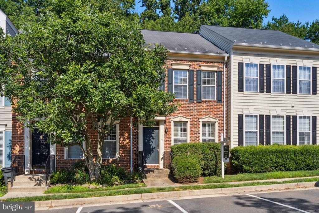 1319 Vintage Place - Photo 0