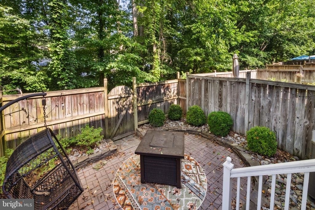 1319 Vintage Place - Photo 4