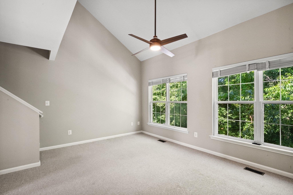 1319 Vintage Place - Photo 5