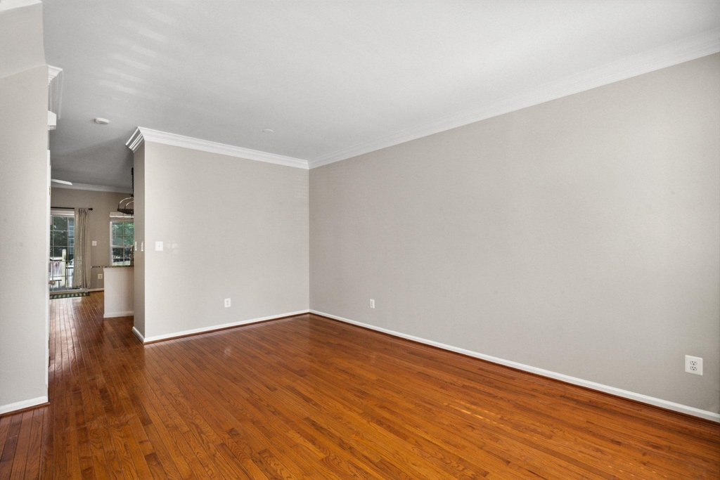 1319 Vintage Place - Photo 18