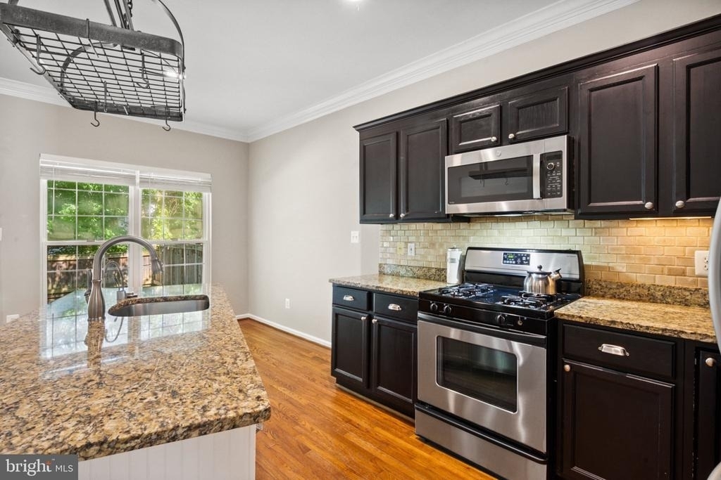1319 Vintage Place - Photo 3