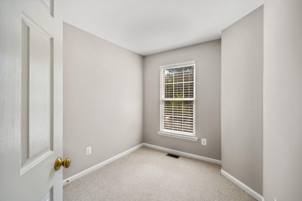 1319 Vintage Place - Photo 14
