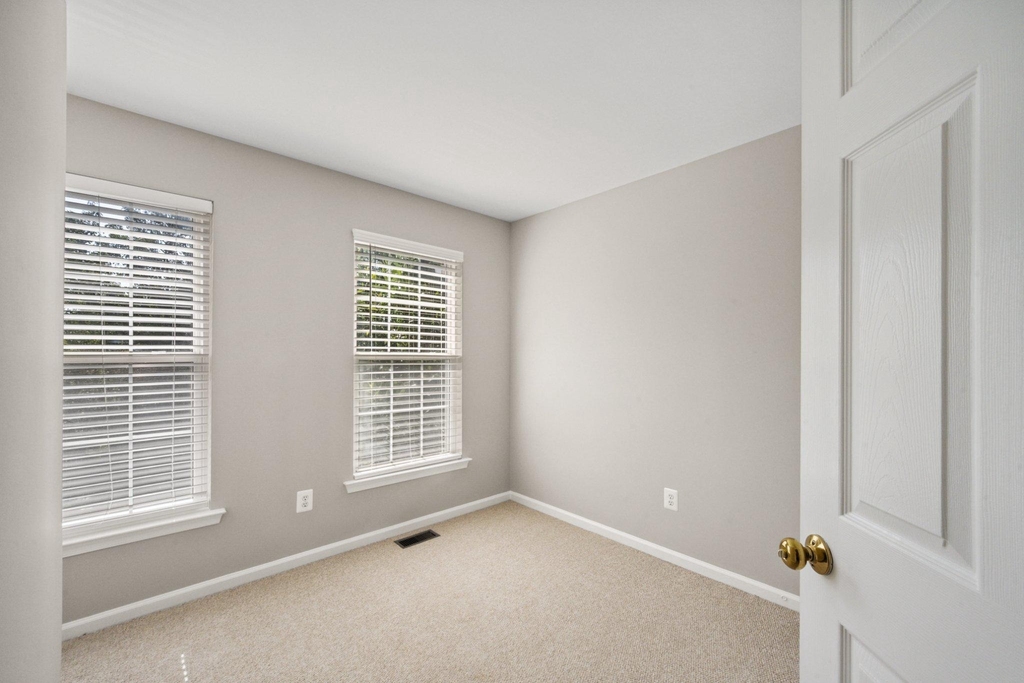 1319 Vintage Place - Photo 12