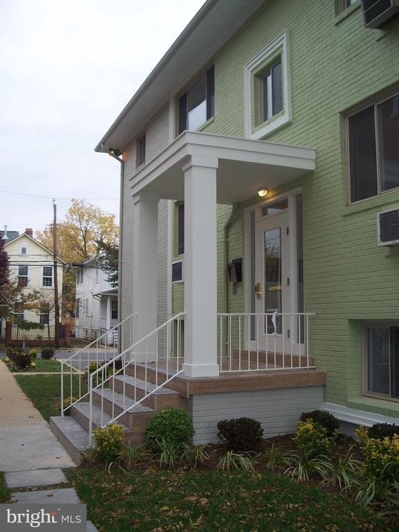 206 E Windsor Avenue - Photo 9