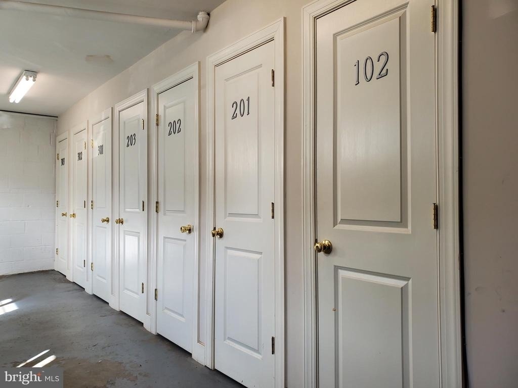 206 E Windsor Avenue - Photo 12