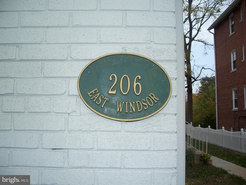 206 E Windsor Avenue - Photo 6