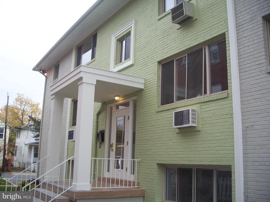 206 E Windsor Avenue - Photo 0