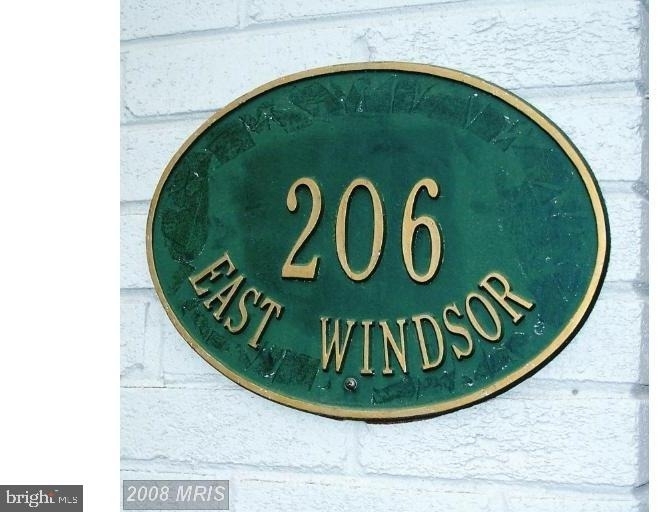 206 E Windsor Avenue - Photo 1
