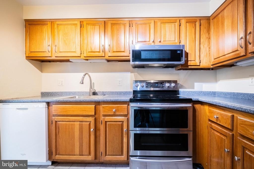 805 N Howard Street N - Photo 15