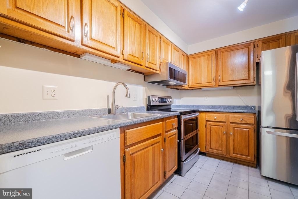 805 N Howard Street N - Photo 13