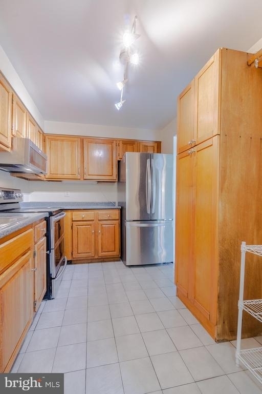 805 N Howard Street N - Photo 14